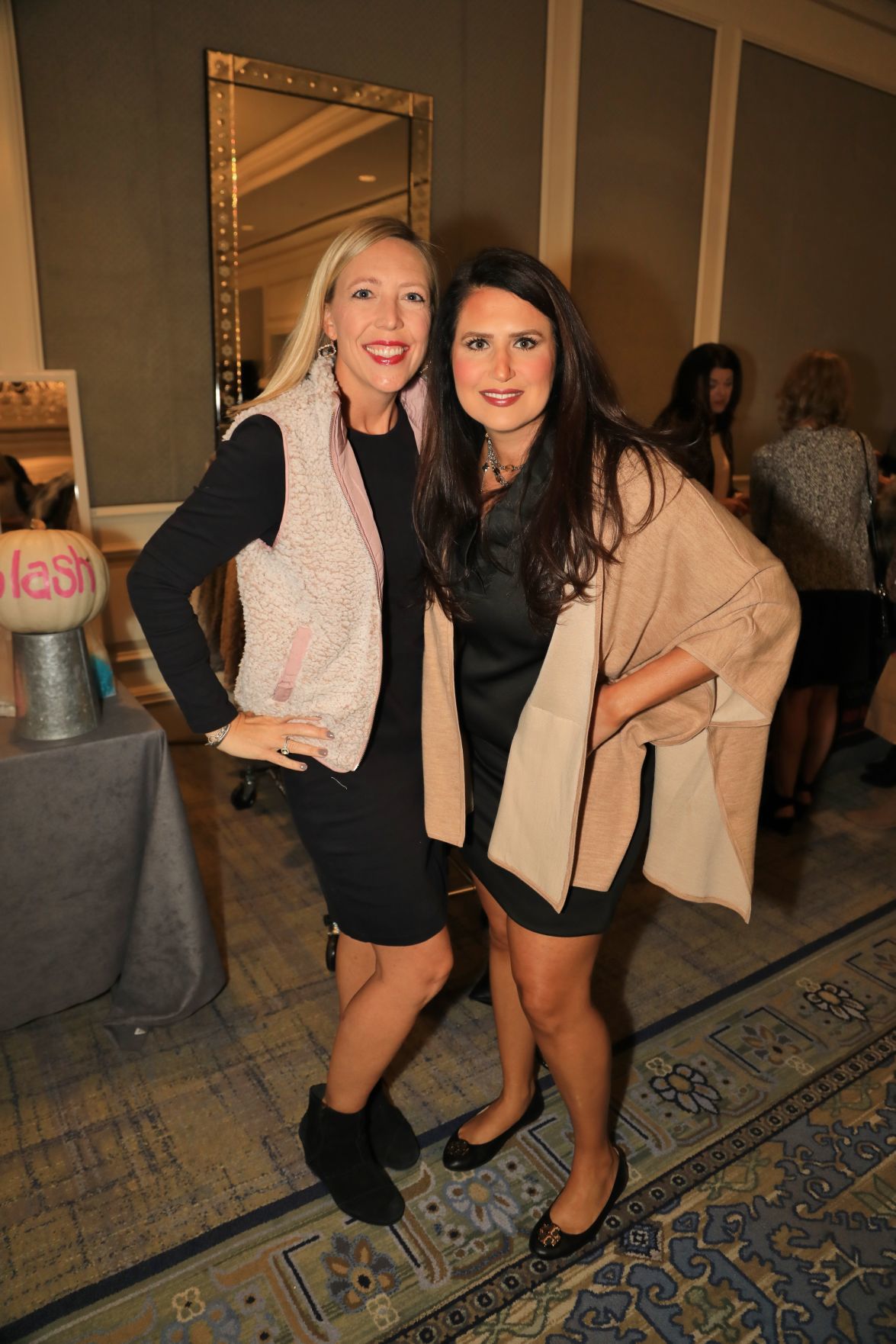 Jessi Mueller, Kelly Deluca